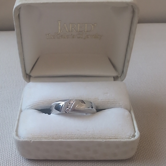 Jared Men's Silver Ring with Diamond Details